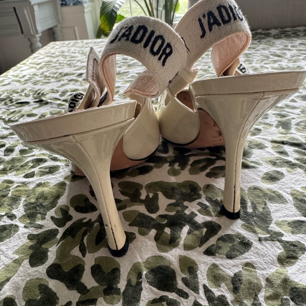 Dior J'Adior Patent Cream Slingback Heels - Picture 5 of 12